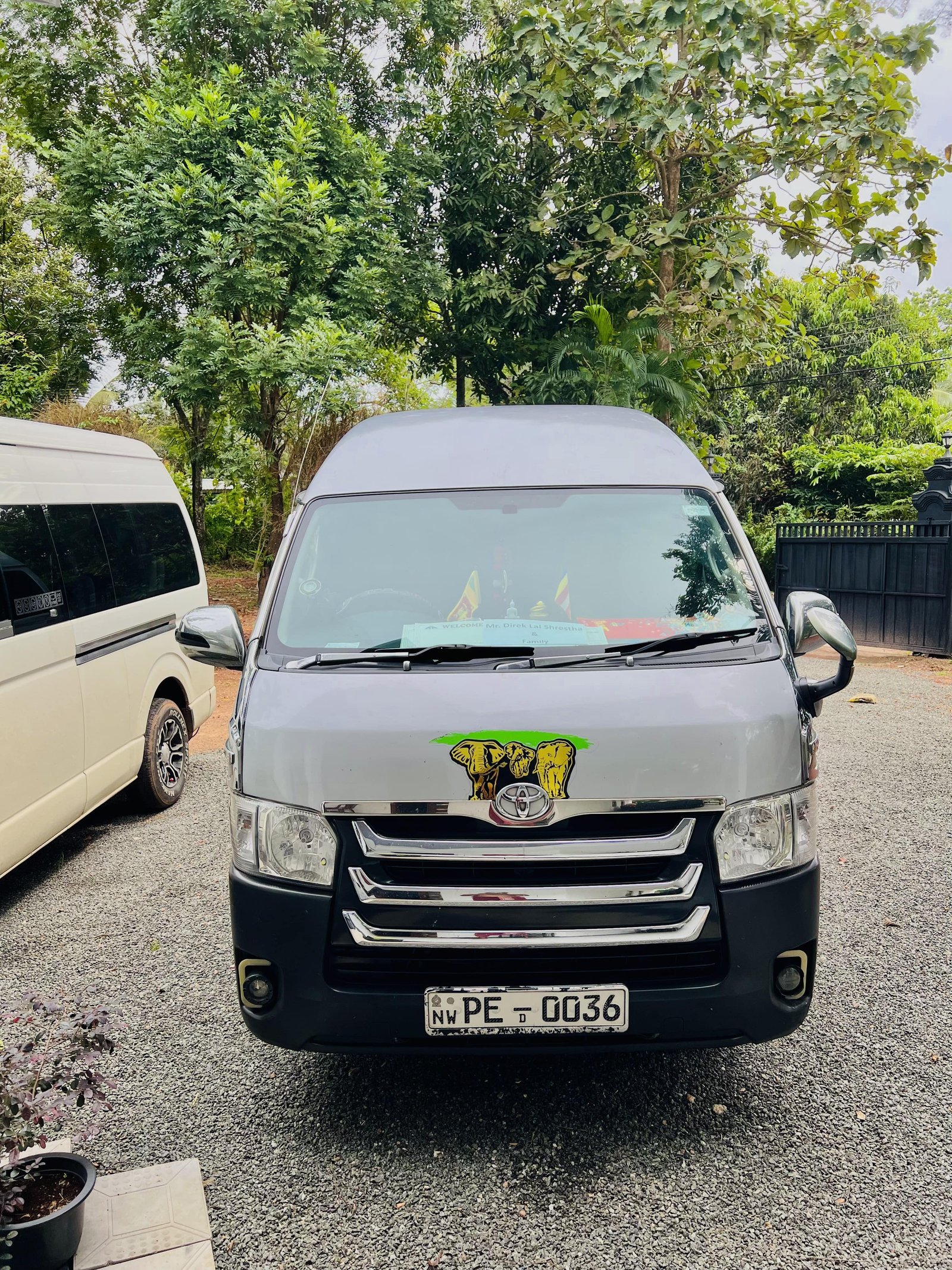 TOYOTA HIACE (KDH) VAN